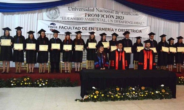 Coronel Oviedo celebró egreso de profesionales de blanco – Prensa 5