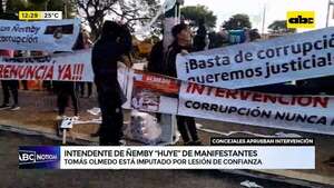 Video: Intendente colorado “huye” de manifestantes - ABC Noticias - ABC Color
