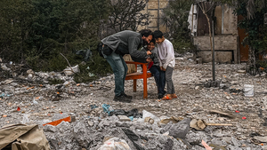 Fotógrafo ganador del Pulitzer retrata la vida de los asentamientos paraguayos para campaña de TECHO - OviedoPress