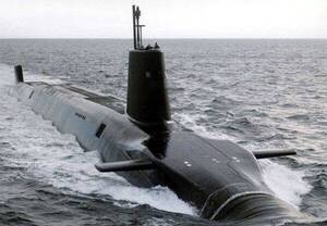 ¡¿Hizo “eso” en un submarino con armas nucleares?!: chutaron a un capitán de la armada británica