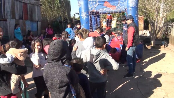 Homenaje por el Día del Niño en Encarnación