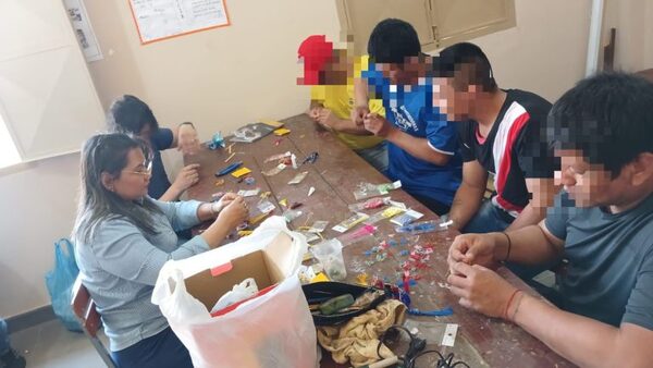 Indígenas y adultos mayores privados de libertad en Concepción aprenden a leer y escribir - .::Agencia IP::.