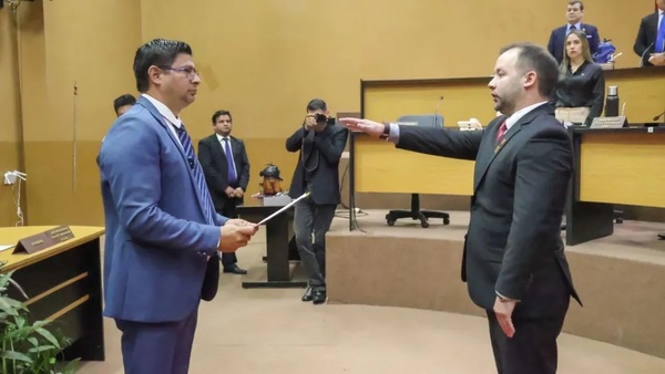 Jesús Giménez asume la presidencia de la Junta Departamental de Central
