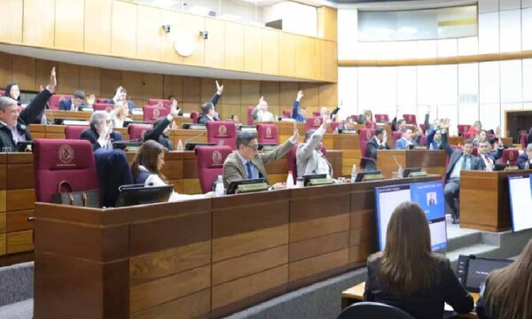 Congreso sanciona ley de pensión de adultos mayores, pero sin incremento del subsidio – Prensa 5