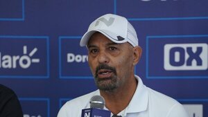 Técnico de Nicaragua prohíbe a jugadores motos, celulares, teñirse el cabello y tatuajes