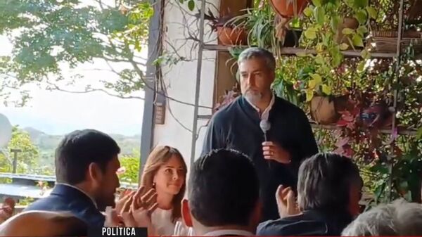¡¿Ha upéi?! Diputados contreras declararon so’o la sesión en la Cámara y prefirieron ir a un mitín político