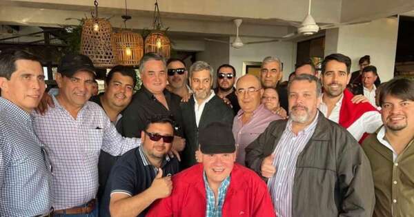 La Nación / Diputados se ausentan de la sesión, pero asisten a encuentro político con Abdo
