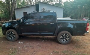 Incautan camioneta del poder de un colombiano
