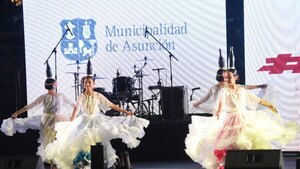 Asunción celebra sus 487 años en medio de festejos en el microcentro