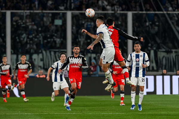 Versus / River toma ventaja sobre Talleres en Octavos de la Libertadores
