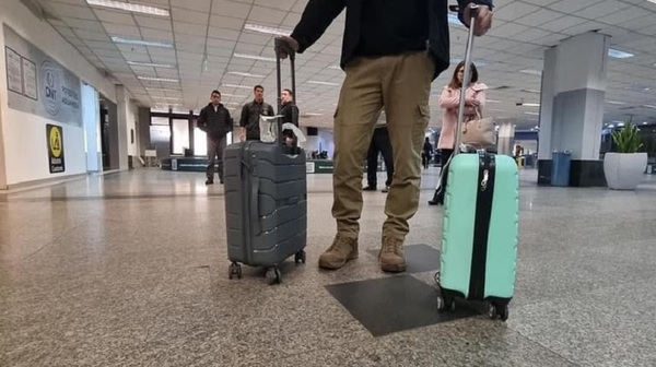 Imputan a mexicano sorprendido en el aeropuerto con metanfetamina líquida