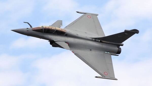 Dos pilotos mueren en accidente de aviones caza Rafale en Francia