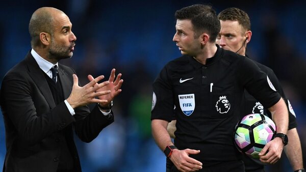 Árbitros de Premier League tendrán que desvelar a qué equipo apoyan