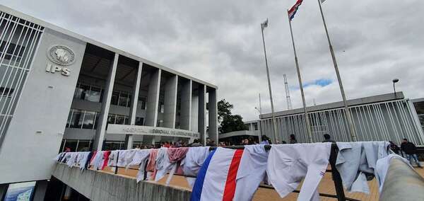 Renuncia de cirujanos del IPS: Círculo Paraguayo de Médicos anuncia reunión - Nacionales - ABC Color