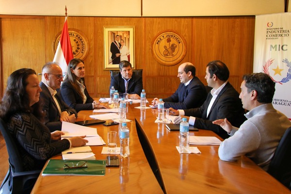 Autoridades se reunieron con representante de la industria del cannabis medicinal - ADN Digital