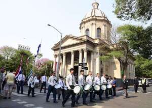 Aniversario de Asunción: desfile estudiantil, de autos antiguos y de jinetes, para honrar a la madre de ciudades - Nacionales - ABC Color