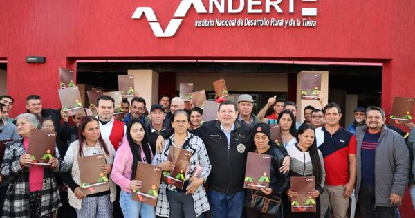 La Nación / Titulación récord: en un año el Indert entregó 5 % más de lo que se otorgó en 5 años