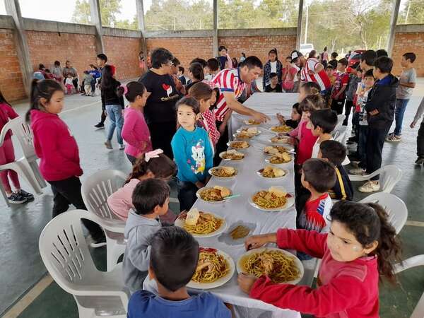 Recuerdan el Día del Niño en compañía de Ayolas - Nacionales - ABC Color