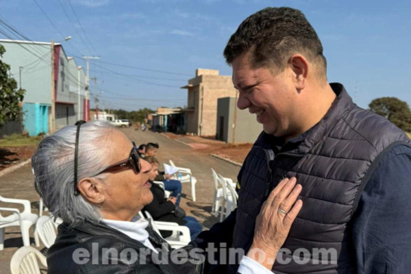 Gobernador Juancho Acosta finaliza trabajo de empedrado en la calle Gabriel Alcaráz de la ciudad de Pedro Juan Caballero - El Nordestino