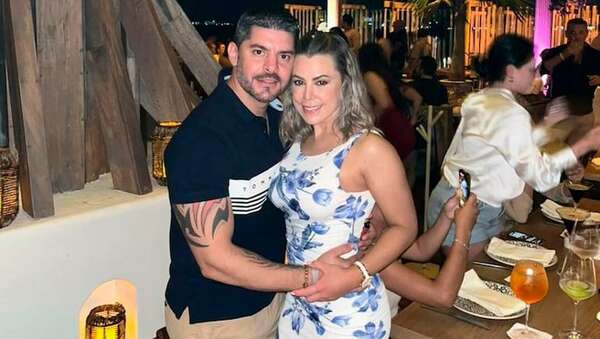 Video: Nenecho y Lizarella le cantan a Asunción y “llovieron” las críticas - Nacionales - ABC Color