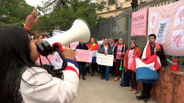 Personas con enfermedades catastróficas no reciben fondos por desatención y desorganización - Nacionales - ABC Color