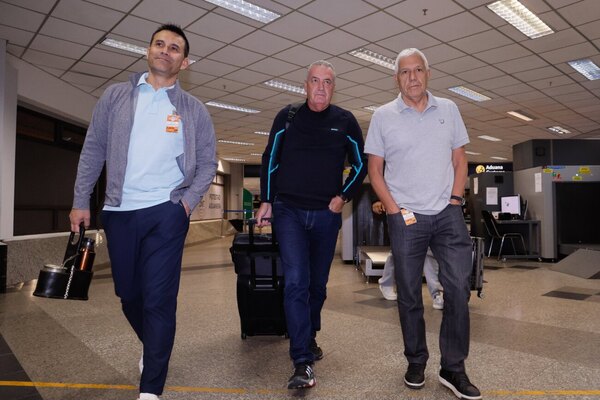 Versus / Alfaro avisa que "hay mucho que hacer" en la Albirroja