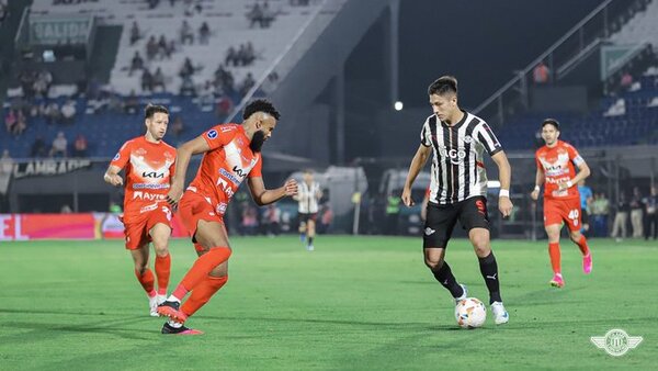 Libertad y Ameliano empatan en intenso partido por la Sudamericana - .::Agencia IP::.