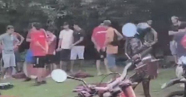 La Nación / Ñemby: Policía detuvo a integrantes de una batucada y además halló droga