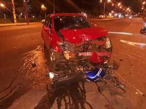 DOS MOTOCICLISTAS HERIDOS TRAS ACCIDENTE EN ENCARNACIÓN  - Itapúa Noticias