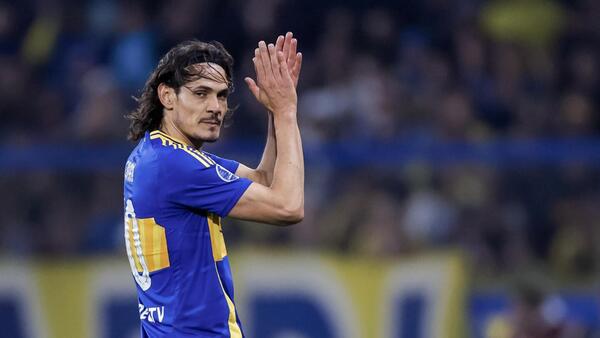 Cavani pone en ventaja a Boca
