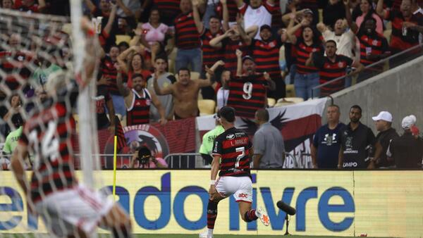 Flamengo vence a Bolívar y viaja a La Paz con una estrecha ventaja