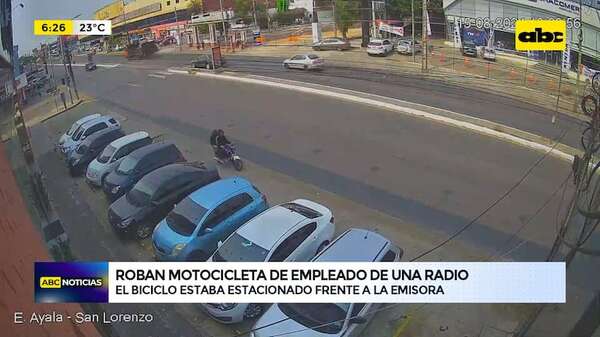 Video: Roban motocicleta de empleado de una radio - ABC Noticias - ABC Color