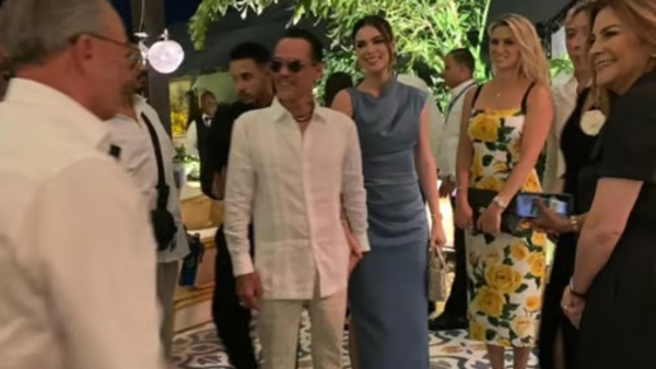 ¡Apenami! Marc Anthony y Nadia Ferreira fueron invitados por el presi de República Dominicana