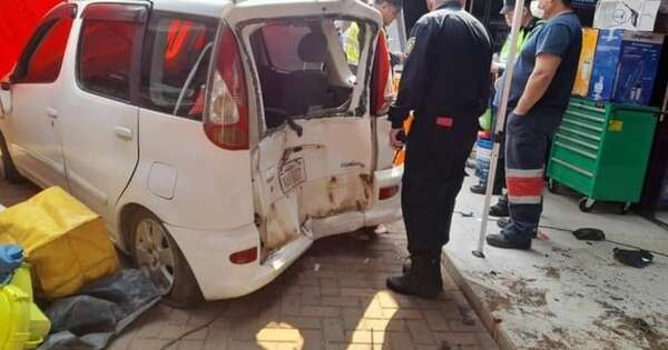 Diario HOY | Conductor arrolló a dos adolescentes y dijo haber sufrido descompensación