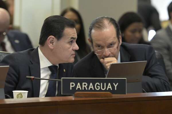 Paraguay y otros diez países patrocinan en OEA resolución sobre crisis en Venezuela - Mundo - ABC Color