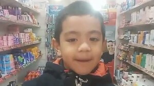 El pequeño Santino sueña ser un relator deportivo de la tevé