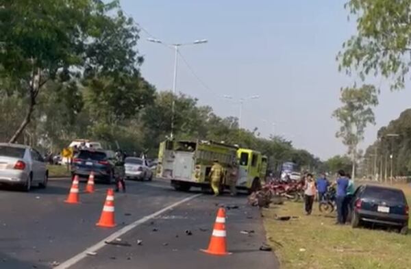 Video: aparatoso accidente en la autopista Silvio Pettirossi - Policiales - ABC Color