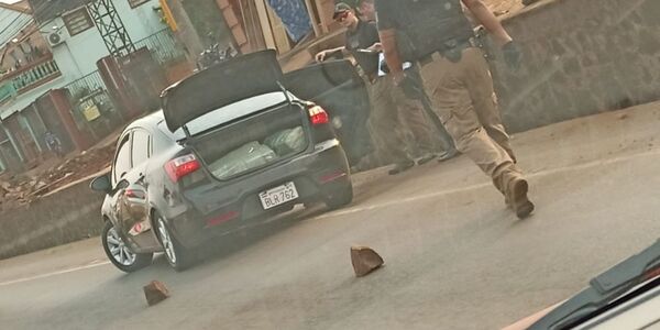 INTERCEPTAN VEHÍCULO E INCAUTAN MARIHUANA EN ENCARNACIÓN - Itapúa Noticias