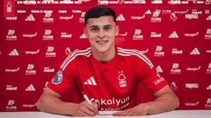 Nottingham Forest anuncia oficialmente a Ramón Sosa