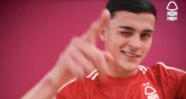 Versus / El dorsal especial que utilizará Ramón Sosa en el Nottingham Forest