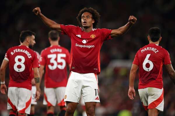 Zirkzee regala al Manchester United el primer triunfo de la ‘Premier’ - Fútbol Internacional - ABC Color
