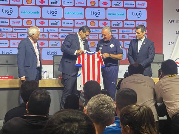 Con la fe puesta en la Albirroja, arranca la era Alfaro
