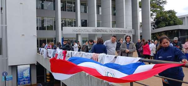 Médicos piden que el presidente de IPS interceda para una rápida resolución del conflicto - Nacionales - ABC Color