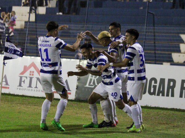 El 2 de Mayo sigue firme arriba al triunfar en casa 1-0 a Trinidense