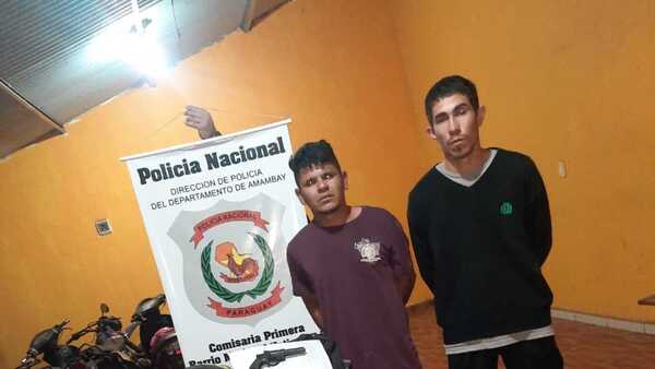 Brasileños detenidos luego de robar una moto y chocar contra un vehículo