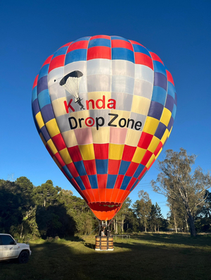 San Bernardino celebra el Día del Niño hoy con shows de paracaidismo y un globo aerostático abierto al público - .::Agencia IP::.