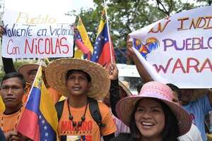 Chavismo y oposición toman las calles en plena crisis poselectoral en Venezuela  - Mundo - ABC Color