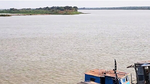 El descenso del río Paraguay afecta el calado de barcos en Concepción