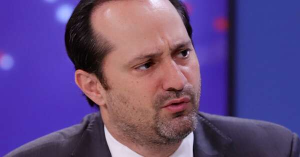 La Nación / Ministro responde a Giuzzio por críticas infundadas