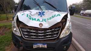 Ambulancia atropella y mata a un peatón sobre la ruta PY02 en Caaguazú